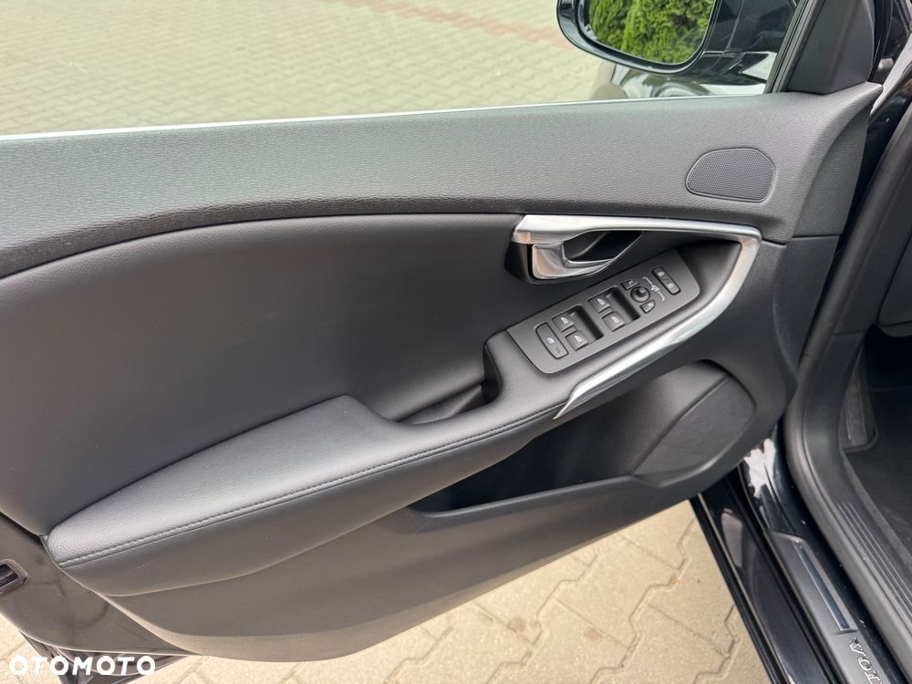 Volvo V40 D4 Geartronic Momentum - 10