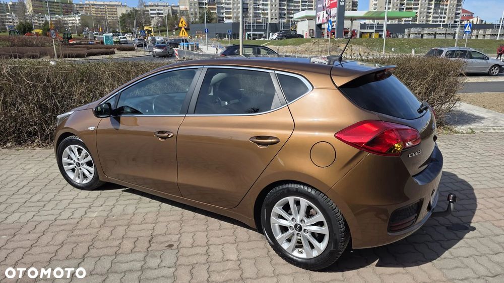 Kia Ceed 1.0 T-GDI ISG Dream-Team Edition - 28