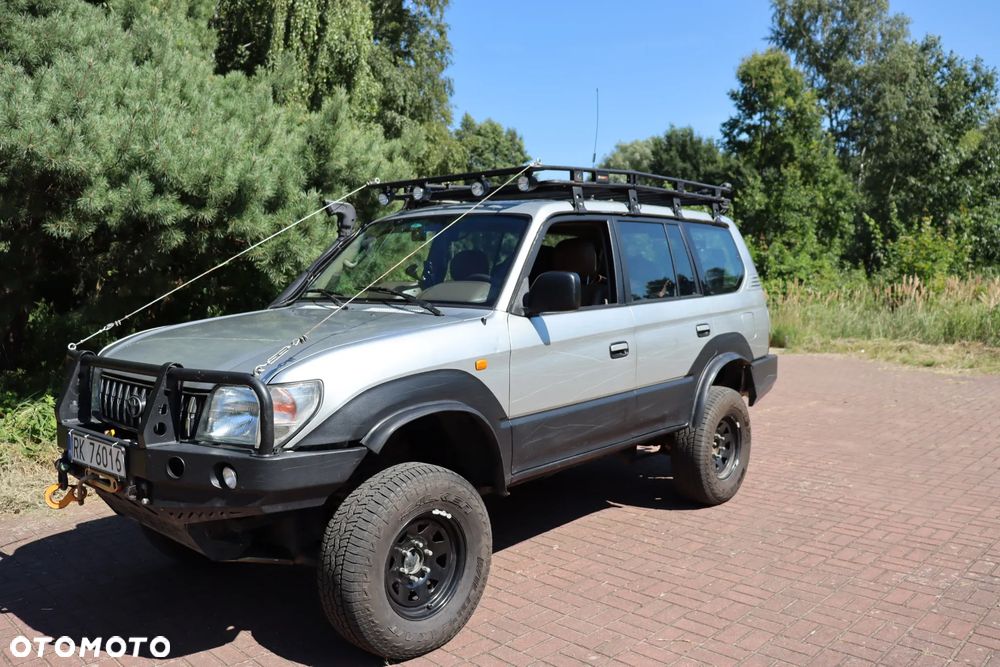 Toyota Land Cruiser - 1