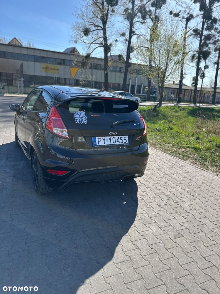 Ford Fiesta ST2 - 10
