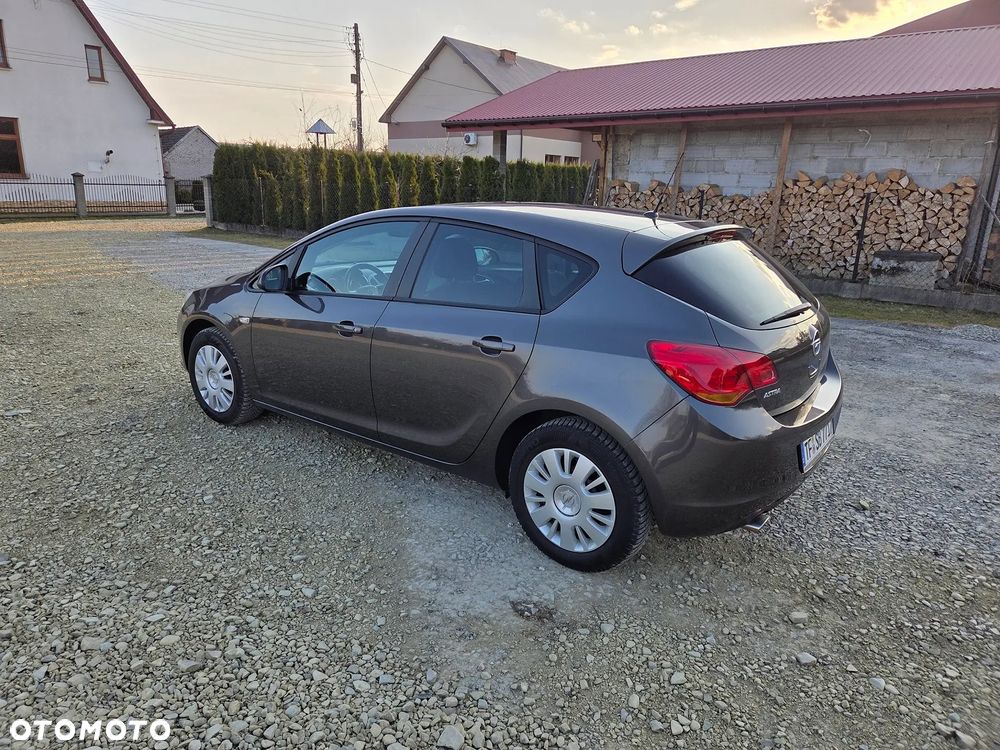 Opel Astra 1.4 T Essentia - 4