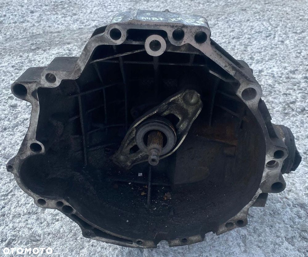 AUDI A4 B7 2.0 TDI MANUALNA SKRZYNIA BIEGÓW JEM - 5