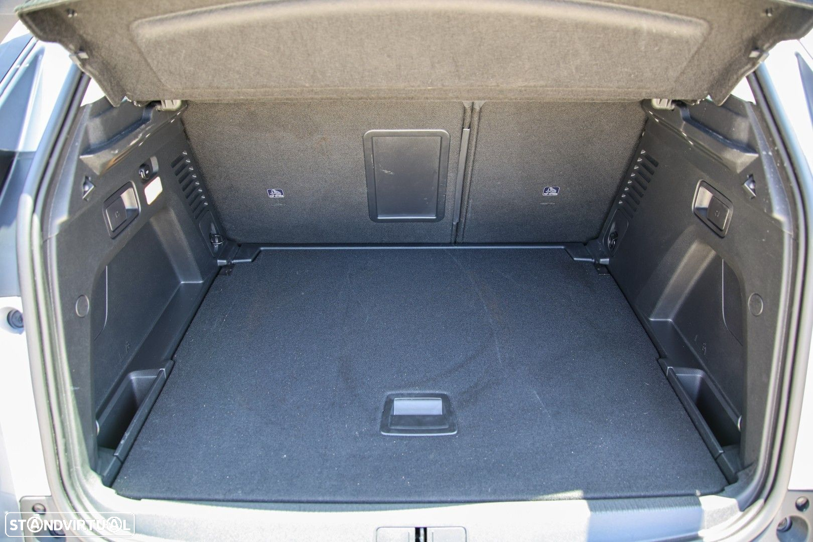Peugeot 3008 1.5 BlueHDi Active - 15