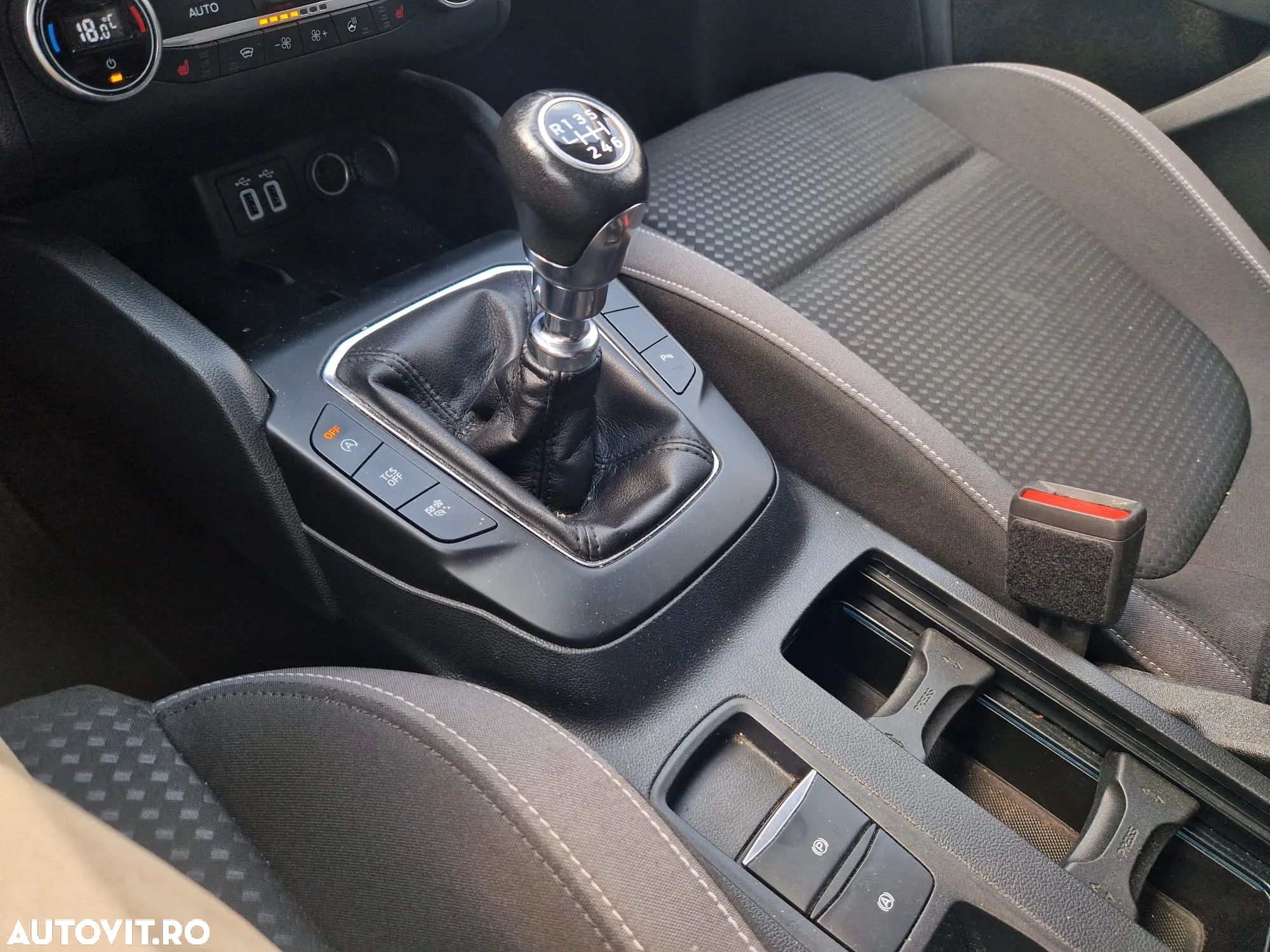 Ford Focus 1.5 EcoBlue Connected - 19