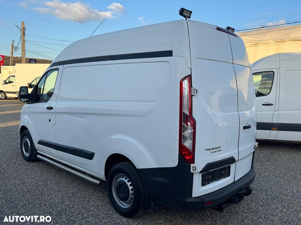 Ford TRANSIT CUSTOM - 3