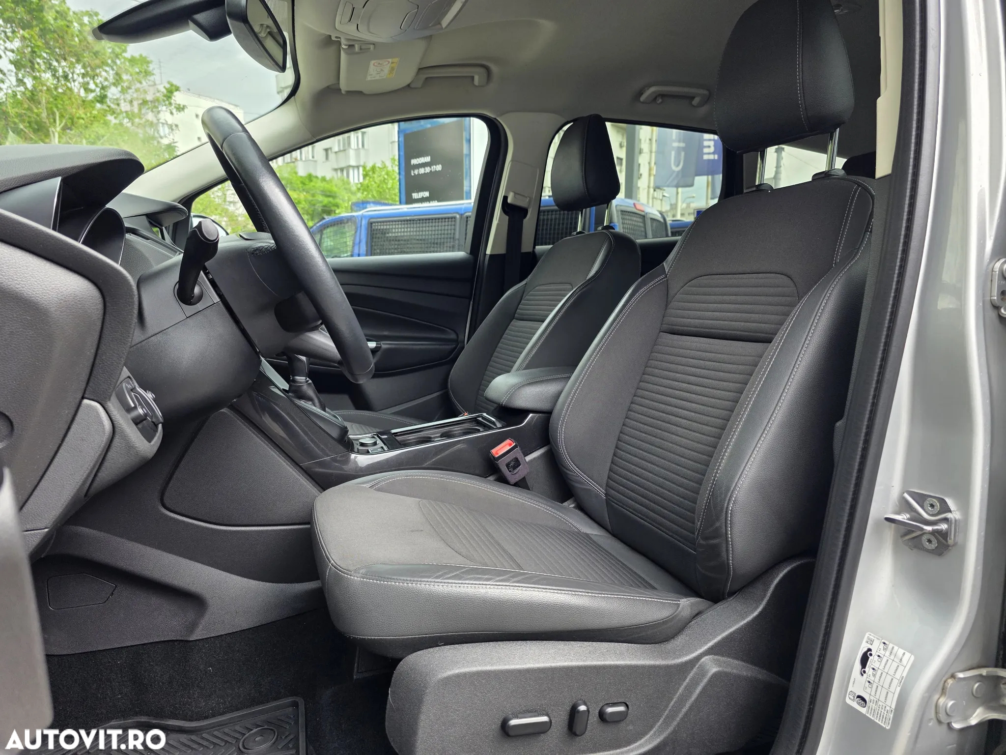 Ford Kuga - 8