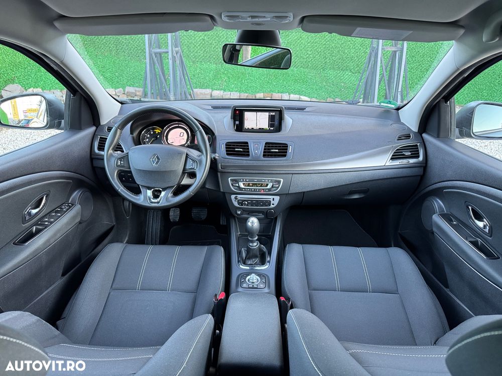 Renault Megane dCi 110 FAP Paris - 9