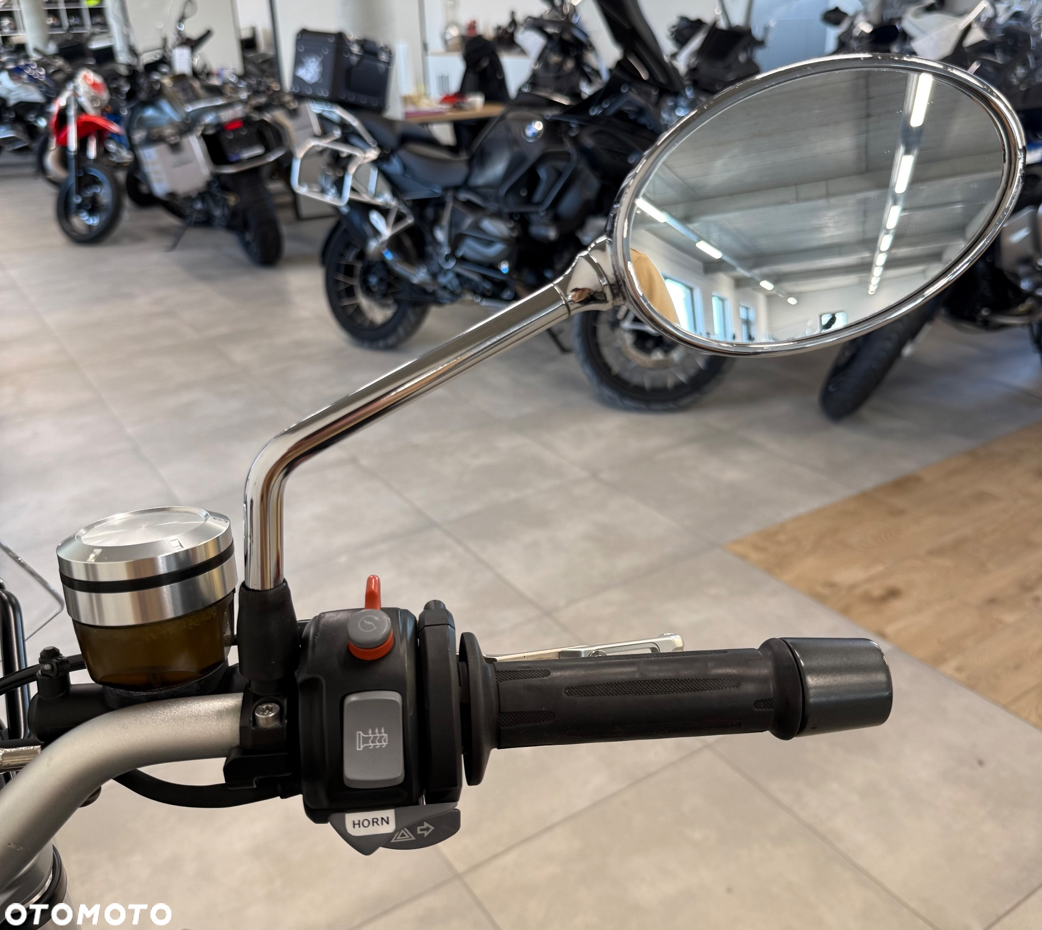 BMW R - 9