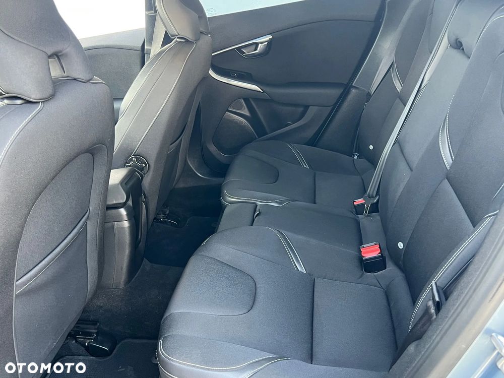 Volvo V40 - 18