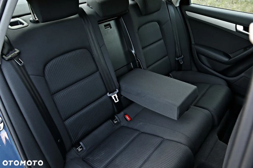 Audi A4 Limousine - 9