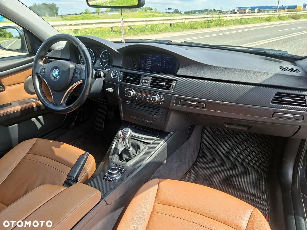 BMW Seria 3 318i M Sport Edition - 10