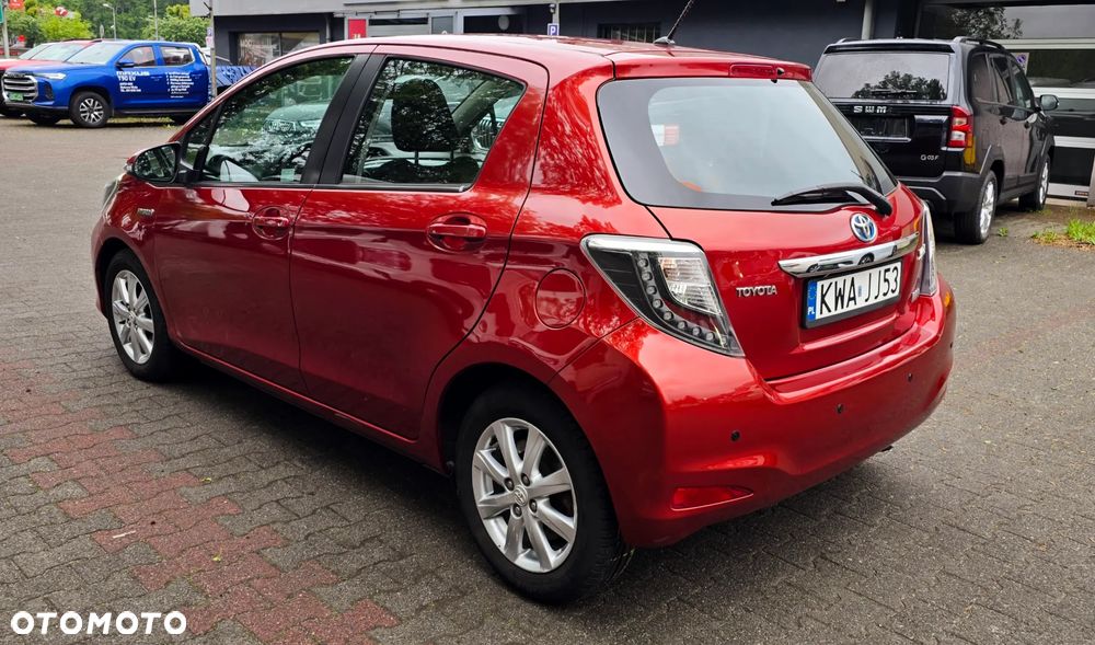 Toyota Yaris Hybrid 100 Sol - 3