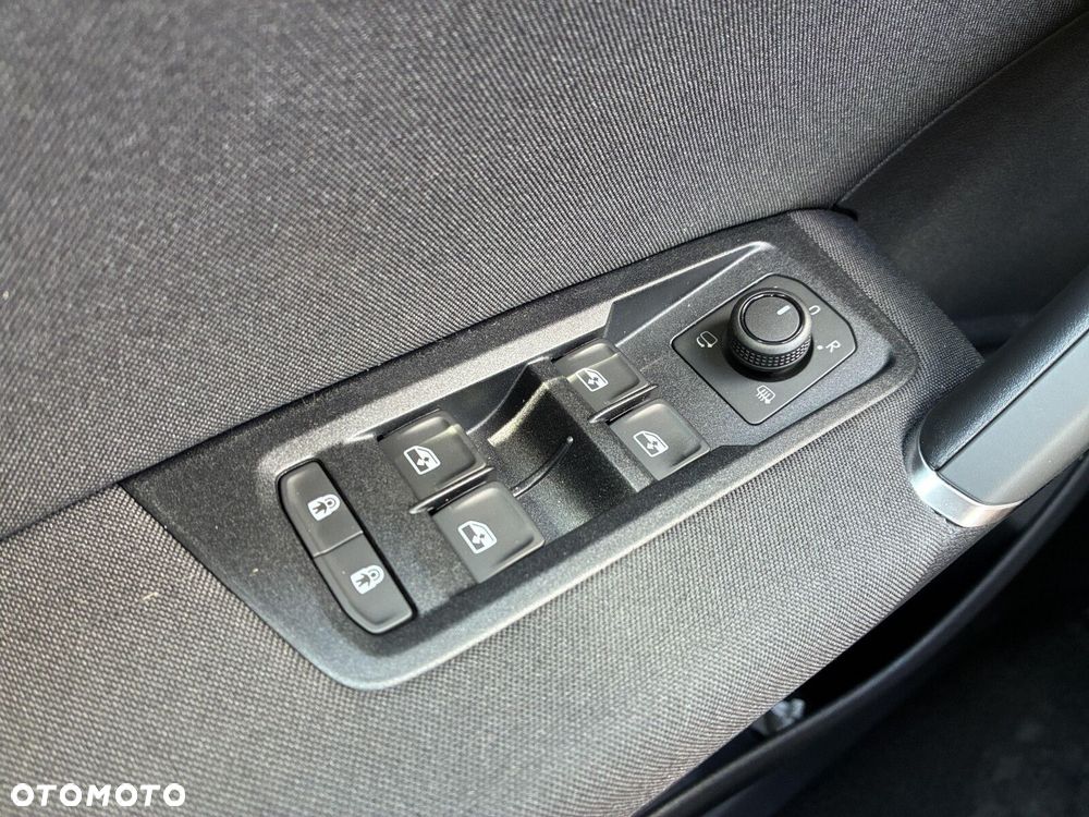 Volkswagen Touran - 21