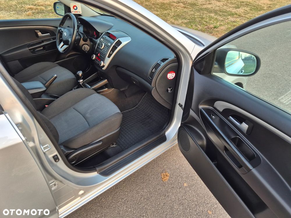 Kia Ceed 1.6 CRDi Spirit - 13