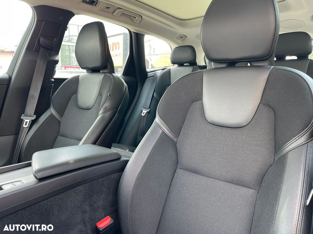 Volvo XC 60 D4 AWD Momentum - 9