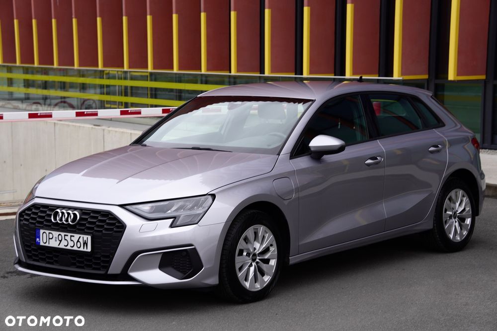 Audi A3 Sportback - 1