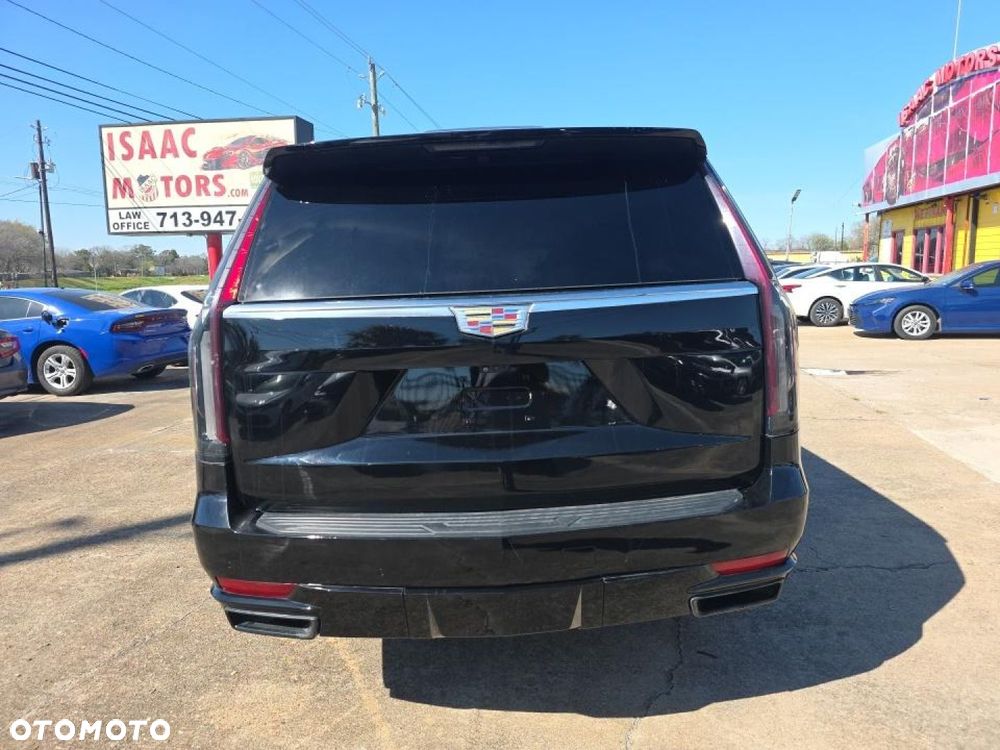 Cadillac Escalade - 3