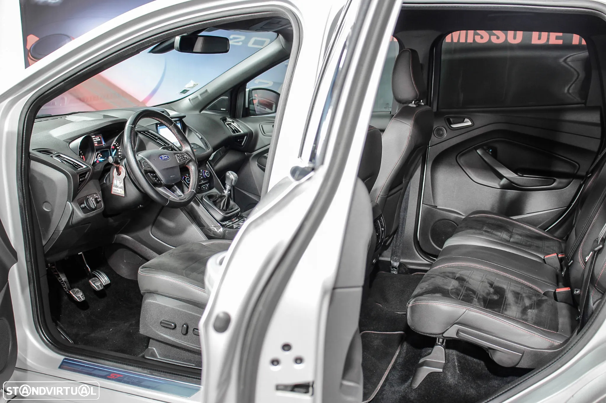 Ford Kuga 1.5 TDCi ST-Line - 12