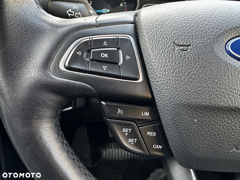 Ford Focus 1.5 EcoBoost Titanium ASS - 26