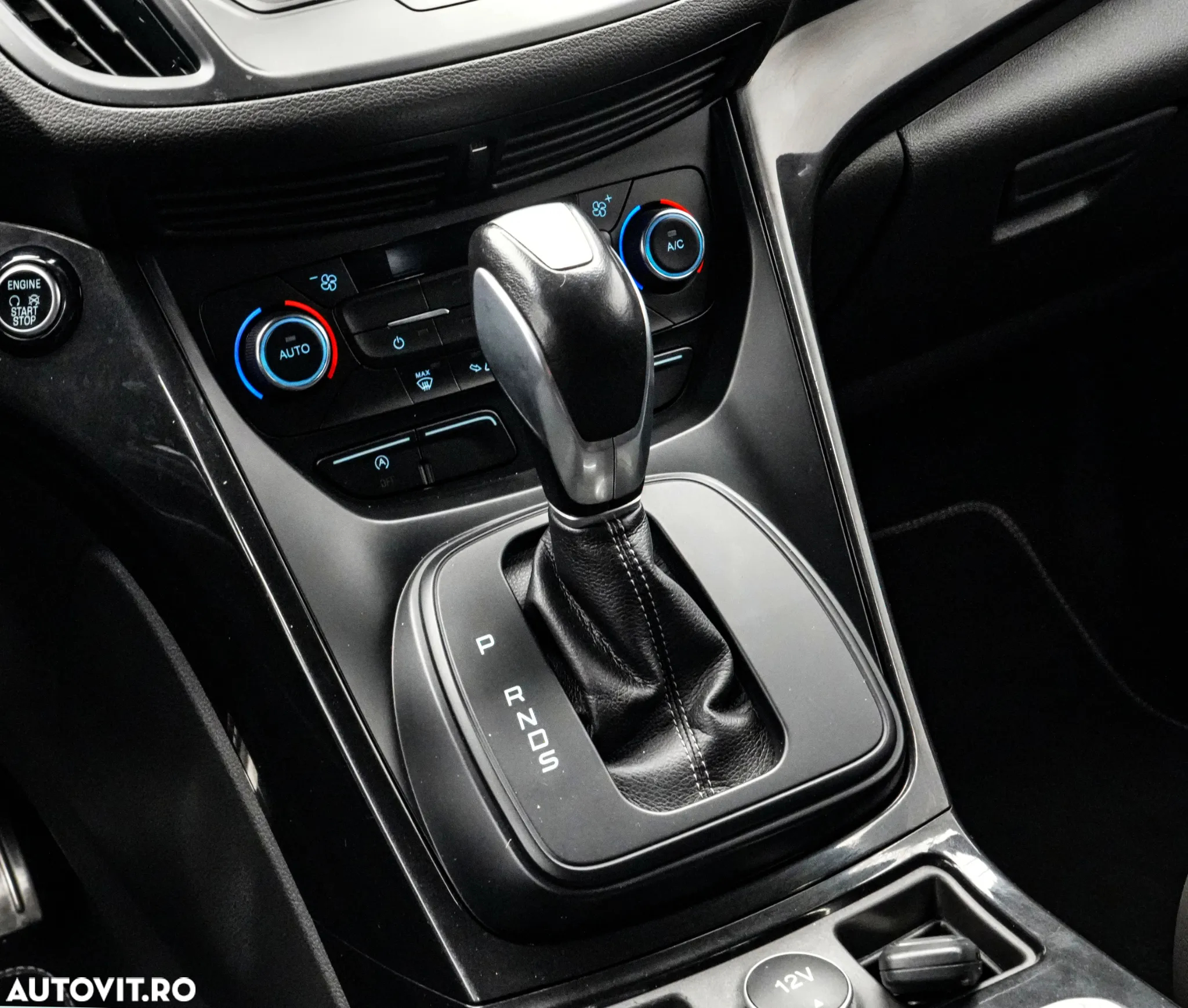 Ford Kuga 2.0 TDCi 4WD Powershift ST-Line - 20