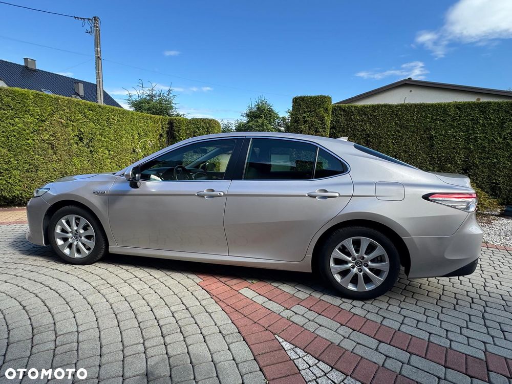 Toyota Camry 2.5 Hybrid Comfort CVT - 2