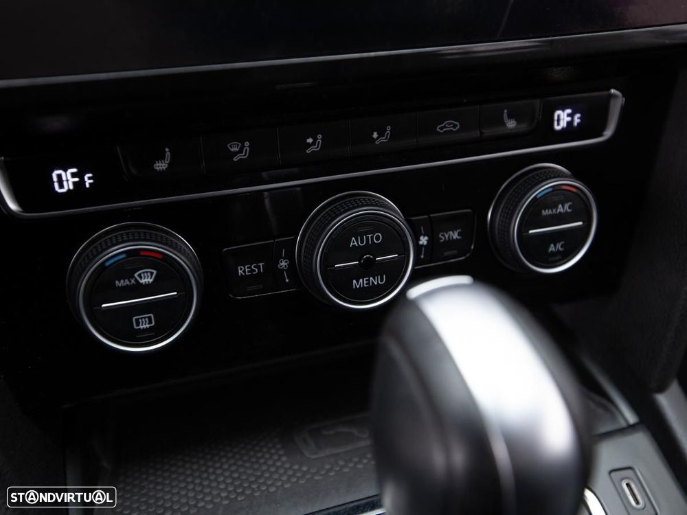 VW Passat Variant 1.5 TSI OPF DSG Business - 17