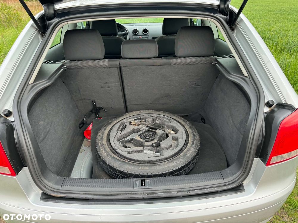 Audi A3 3-drzwiowe 1.6 Ambiente - 13