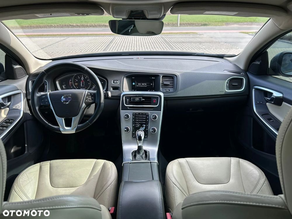 Volvo S60 T5 Drive-E Dynamic Edition (Momentum) - 18