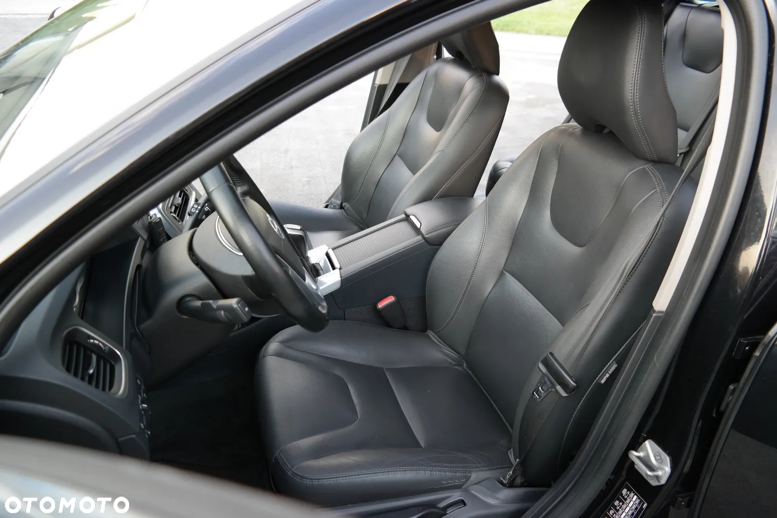Volvo V60 D4 Drive-E R-Design Momentum - 17