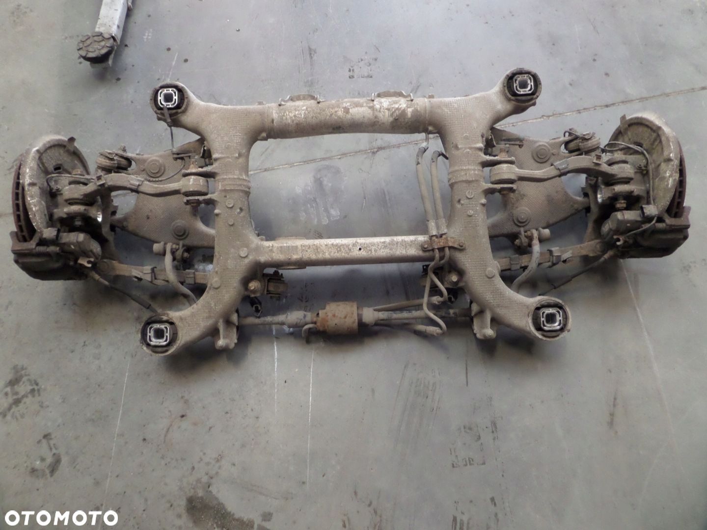 Belka Sanki zawieszenie Tył 6793802 BMW 6 F06 5 F10 F11 - 1