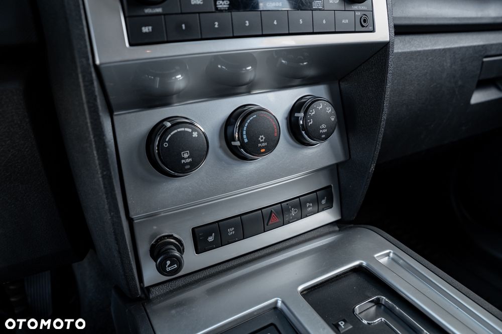 Dodge Nitro 4.0 Automatik R/T - 32