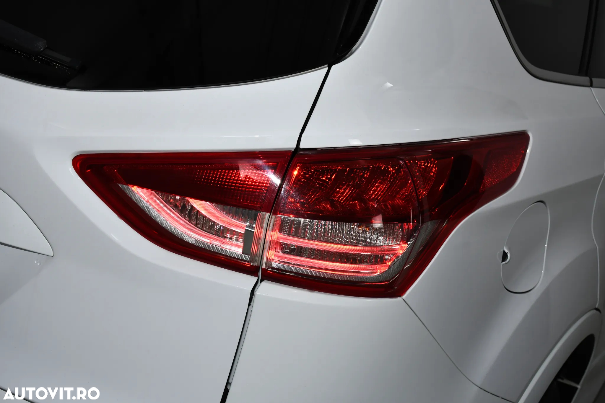 Ford Kuga 2.0 TDCi 2WD ST-Line - 19