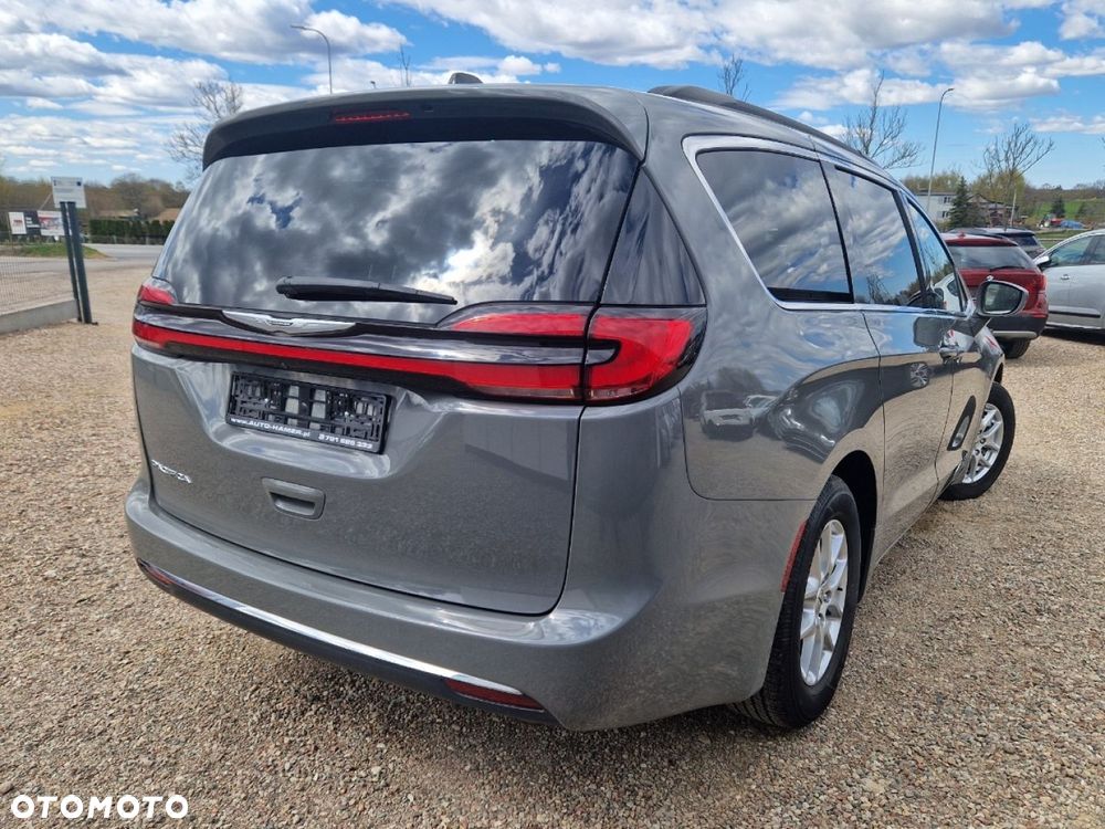 Chrysler Pacifica - 26
