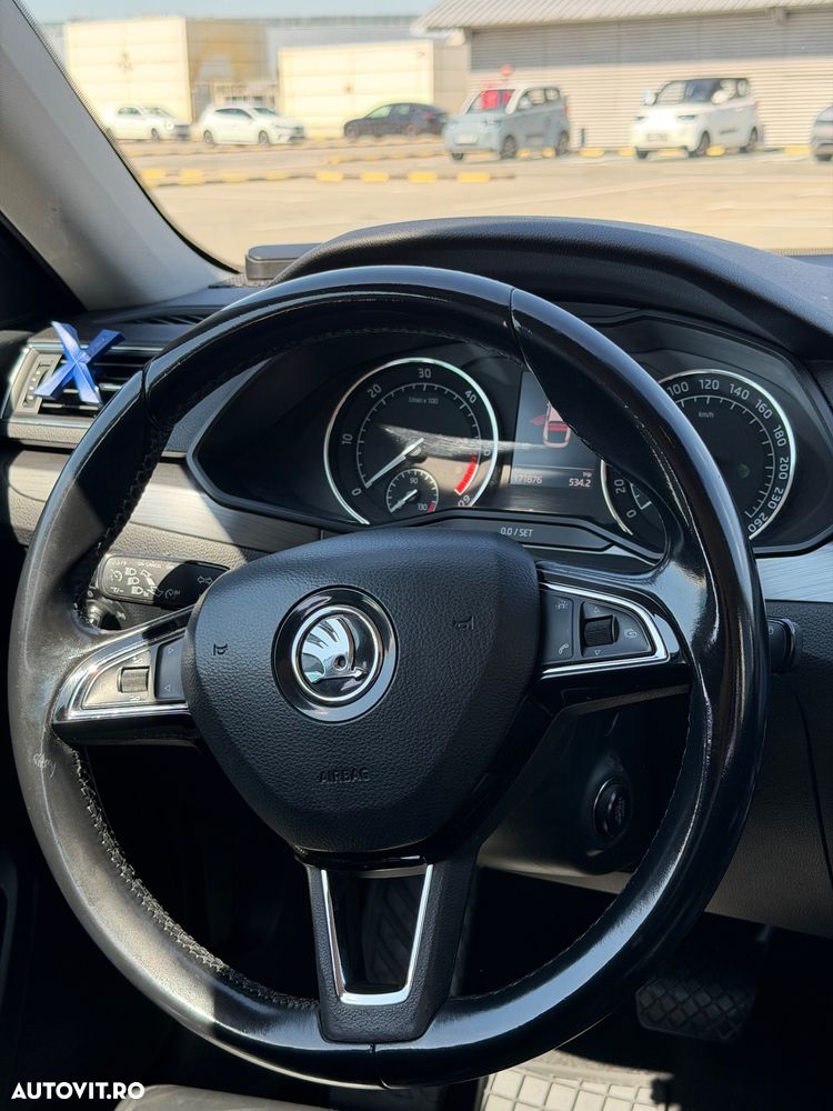 Skoda Superb 1.6 TDI DSG Active - 14