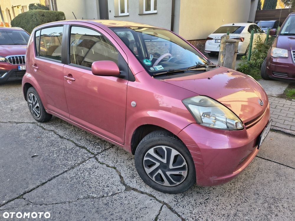 Daihatsu Sirion - 4