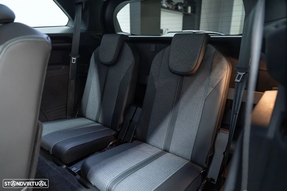 Peugeot 5008 PureTech 130 EAT8 Stop & Start Allure Pack - 42