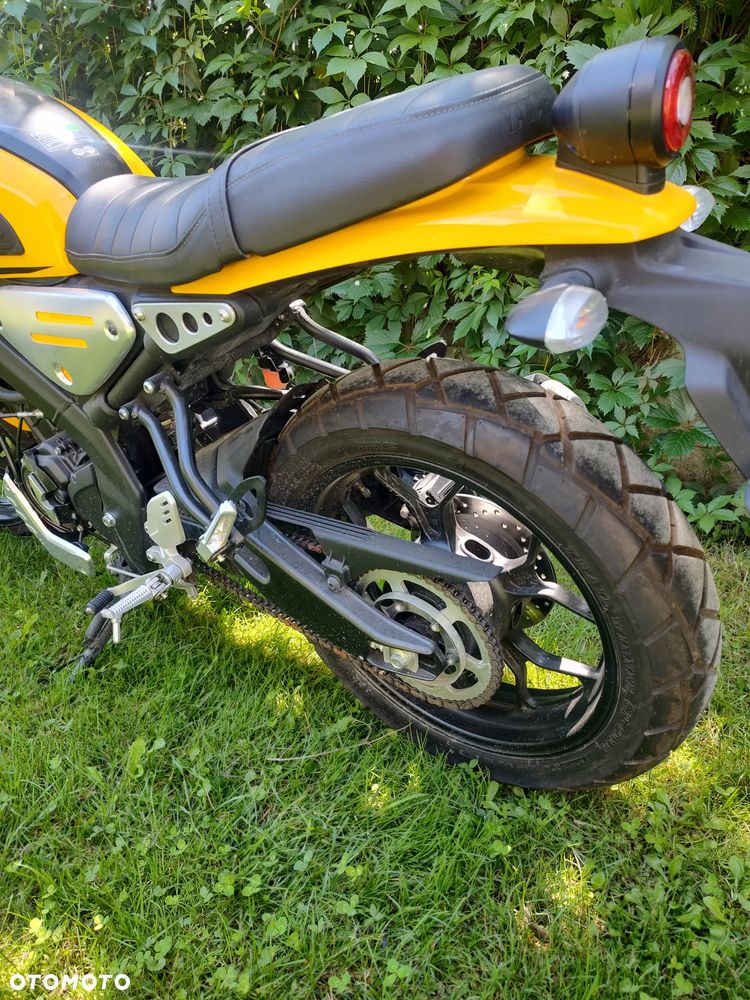 Yamaha XSR - 5