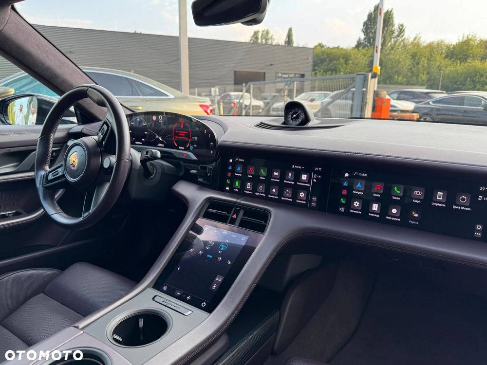 Porsche Taycan - 34