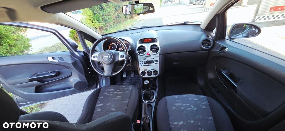 Opel Corsa 1.4 16V Edition - 32