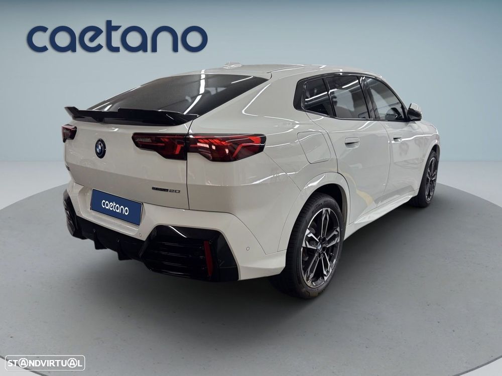 BMW iX2 eDrive20 Pack Desportivo M Pro - 4