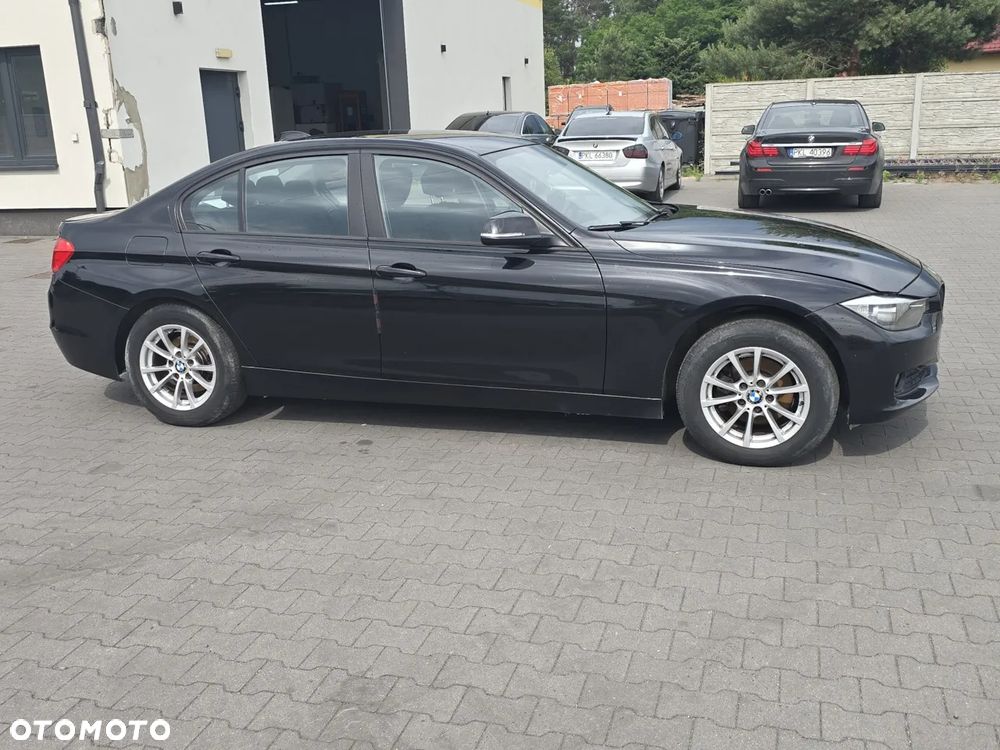 BMW Seria 3 318d - 1