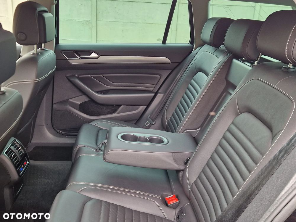 Volkswagen Passat 2.0 TDI SCR DSG Business - 13