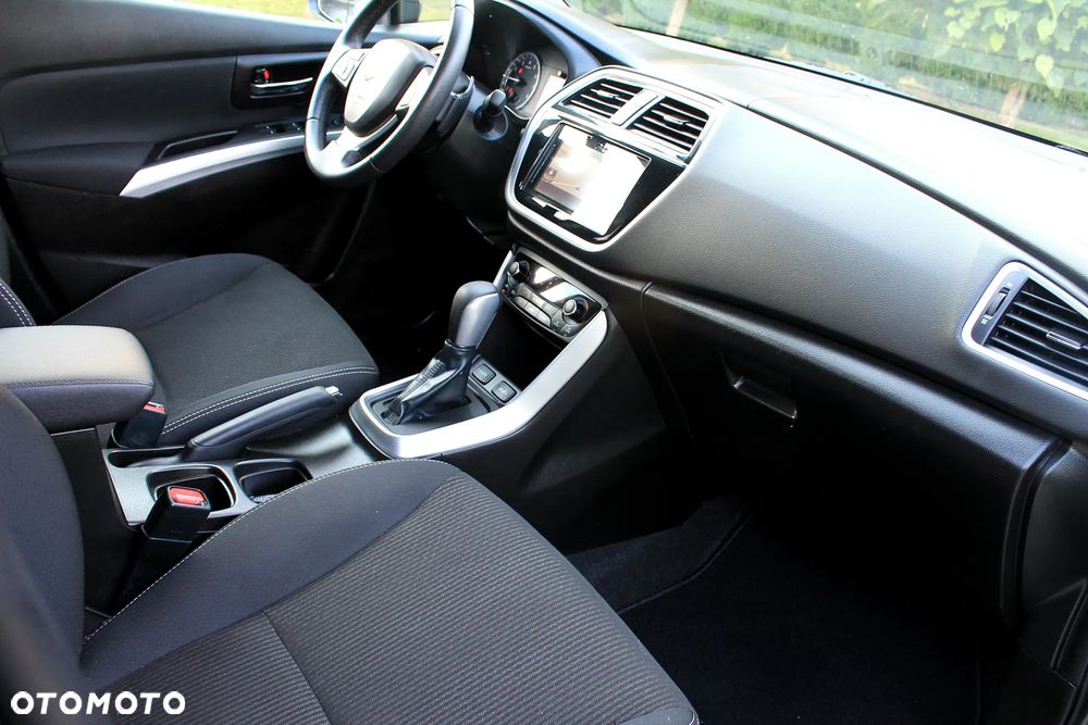Suzuki SX4 S-Cross 1.0 T Premium - 23