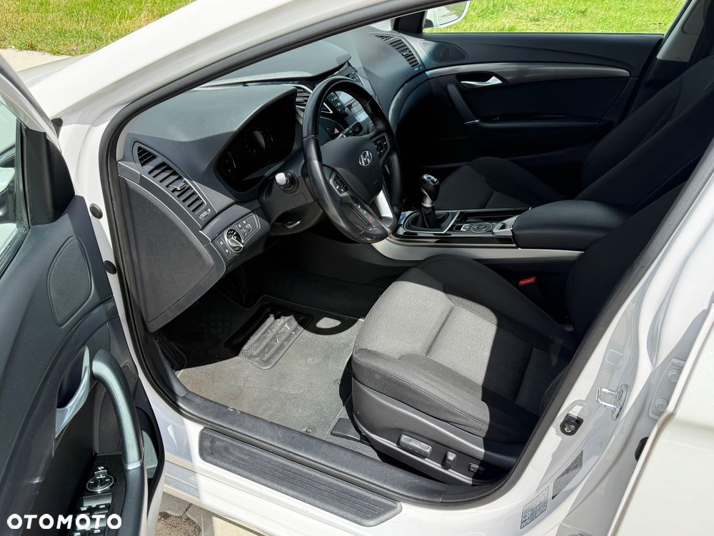 Hyundai i40 1.6 Comfort - 14
