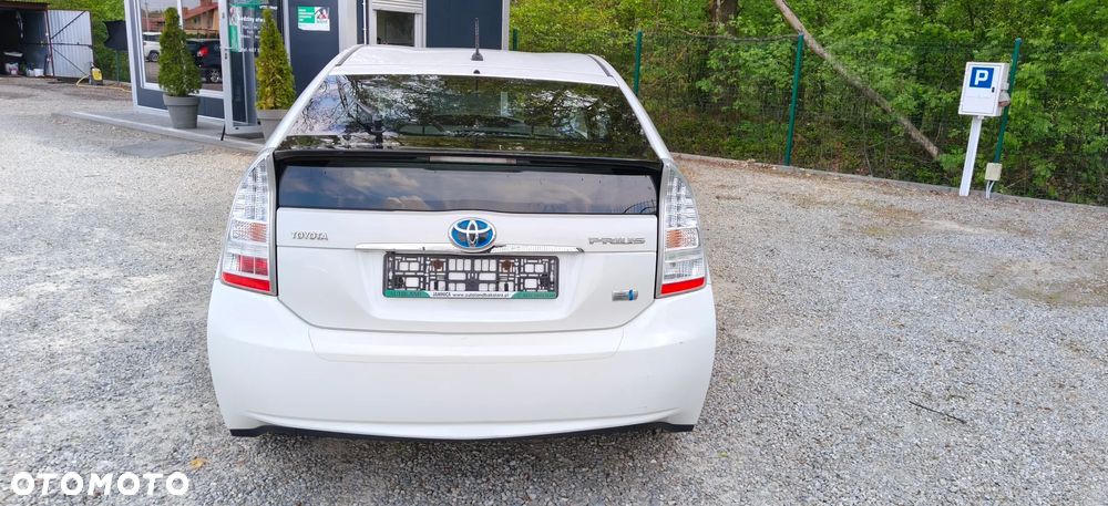 Toyota Prius (Hybrid) Executive - 4