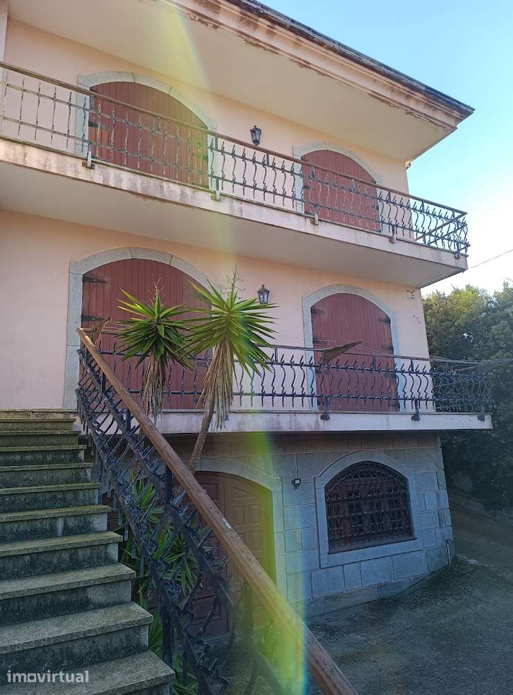 Residência T5, com varanda, jardim e garagens em Póvoa de Varzim - Grande imagem: 3/35