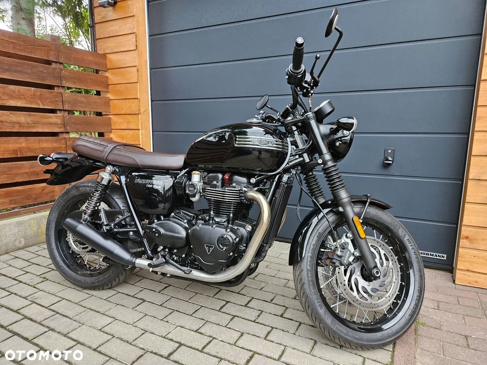 Triumph Bonneville - 3