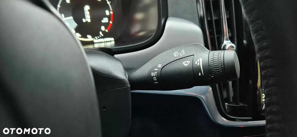 Volvo S90 D4 AWD Geartronic Momentum - 31