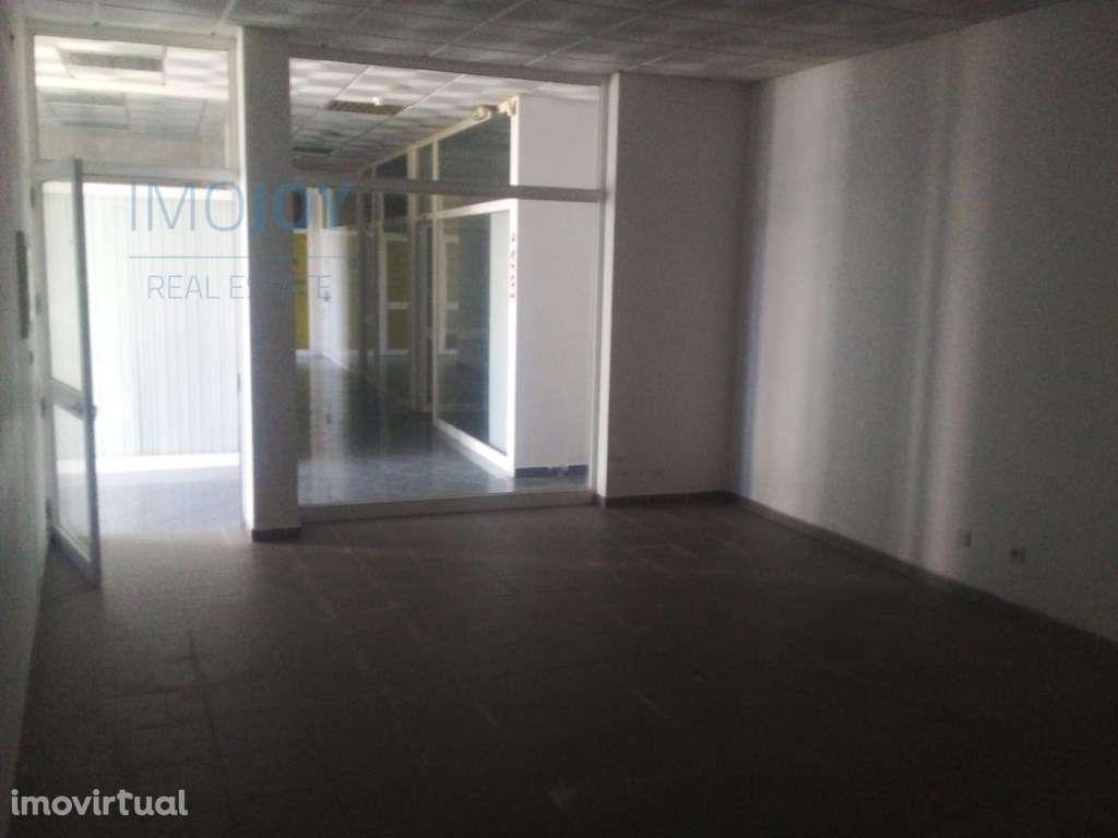 Loja com 25m2 para Venda no Samouco - Grande imagem: 2/16