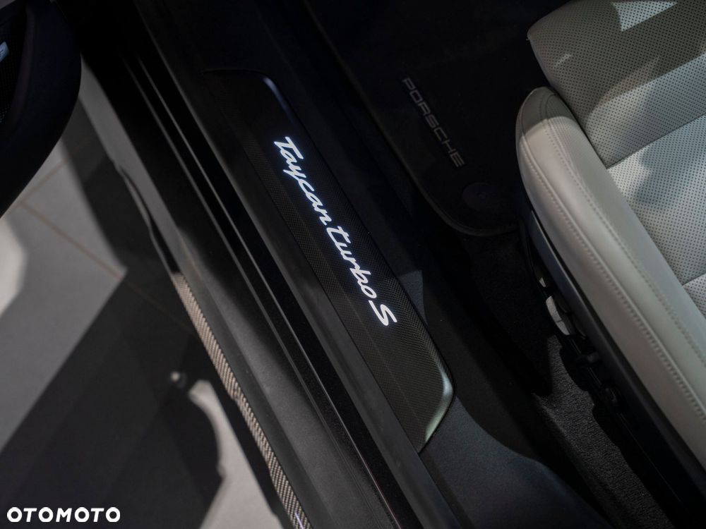 Porsche Taycan Turbo S - 30